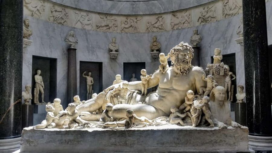 Rome: Vatican Museums and Sistine Chapel Guided Tour - Sistine Chapel: Michelangelo’s ceiling and The Last Judgment focus