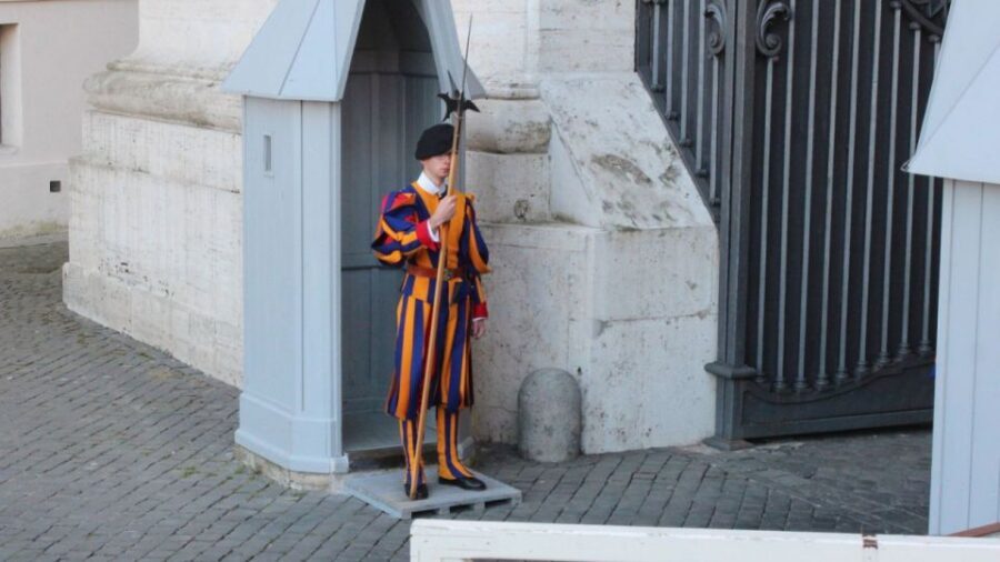 St. Peter's Dome Climb, Basilica and Vatacombs Tour - Dress code and day-of practicalities you should take seriously