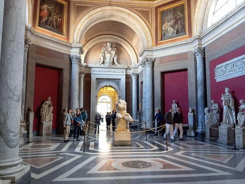 Vatican Museums, Sistine Chapel & Basilica - Raphael Rooms and Borgia Apartments: papal power in fresco form