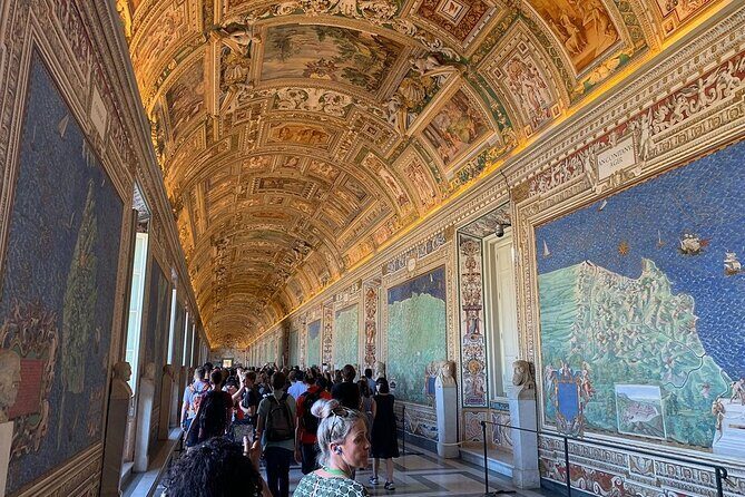 Vatican: Museums & Sistine Chapel Entrance Ticket - Walking Comfort and Navigation: The One-Way Reality Inside