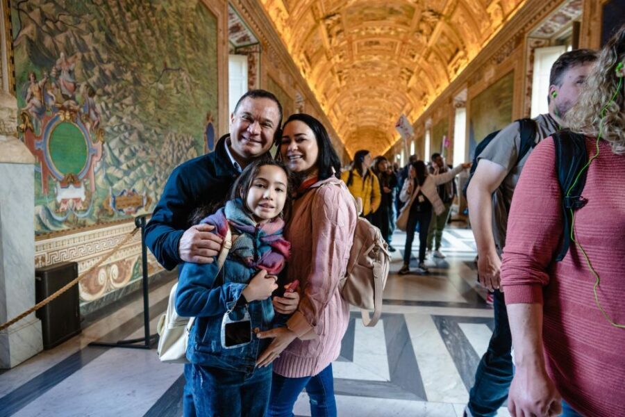 Vatican Museums, Sistine Chapel & St Peter's Basilica Tour - Vatican Museums in 80 minutes: a guided route that keeps the scale from swallowing you